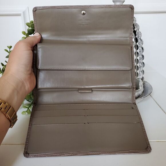 Louis Vuitton Gray Epi International Wallet - Picture 10 of 16